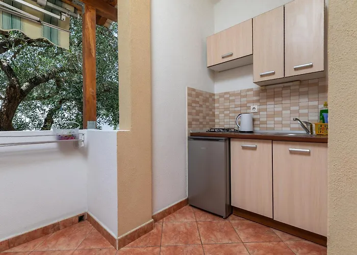 Apartamento By The Sea Tucepi, Makarska - 22005 *