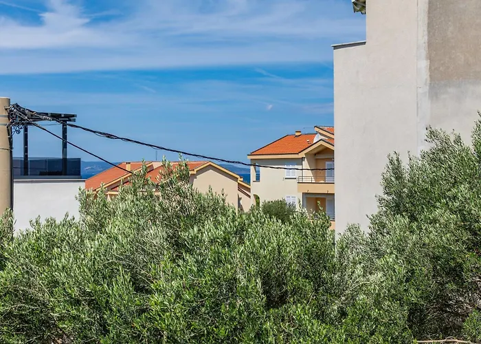 By The Sea Tucepi, Makarska - 22005 * Tučepi