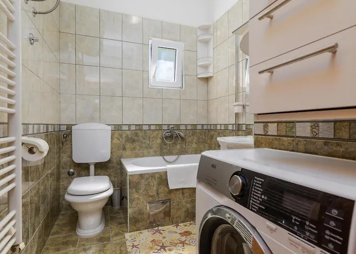 Apartamento By The Sea Tucepi, Makarska - 22005 *