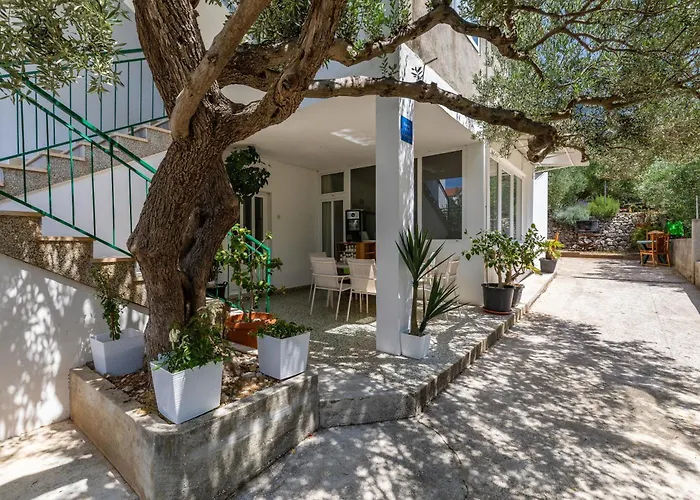 By The Sea Tucepi, Makarska - 22005 *